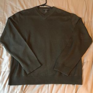 Banana Republic Light Weight Sweater (Small)